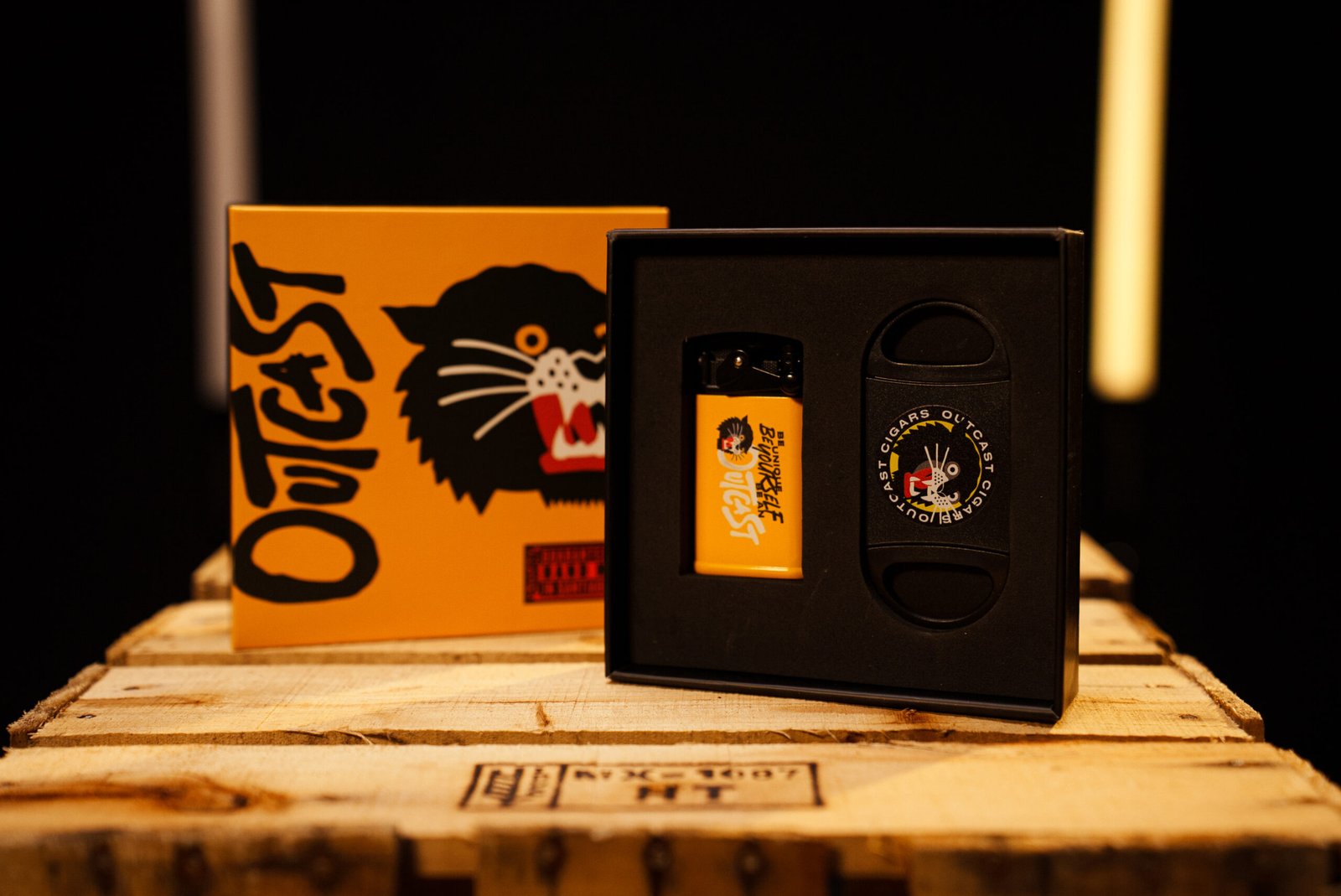 OUTCAST SIGNATURE TORCH LIGHTER – YELLOW EDITION