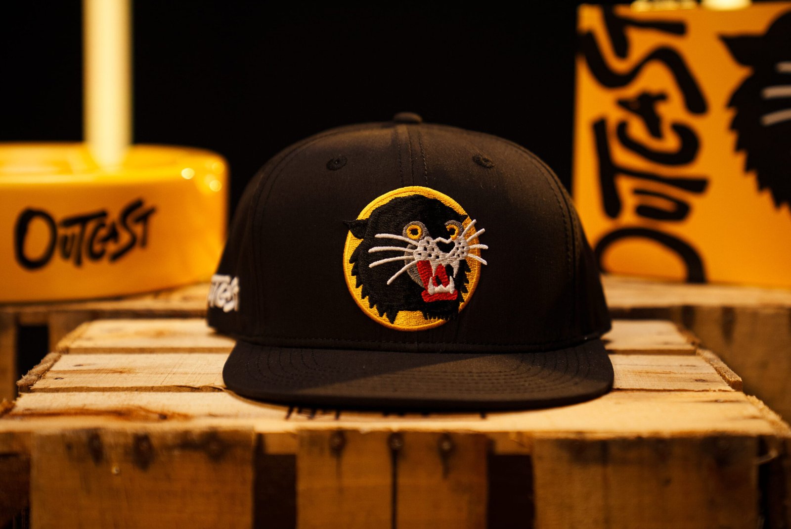 OUTCAST SIGNATURE SNAPBACK – BLACK EDITION