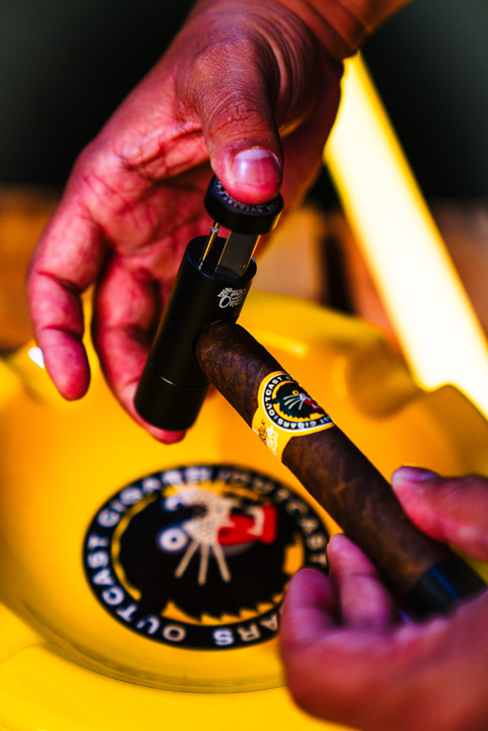 OUTCAST SIGNATURE CIGAR CUTTER & PUNCH – BLACK EDITION - Image 8