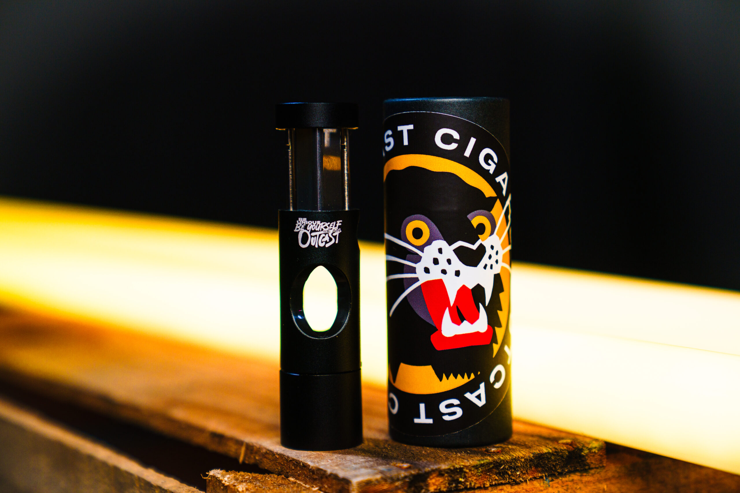 OUTCAST SIGNATURE CIGAR CUTTER & PUNCH – BLACK EDITION